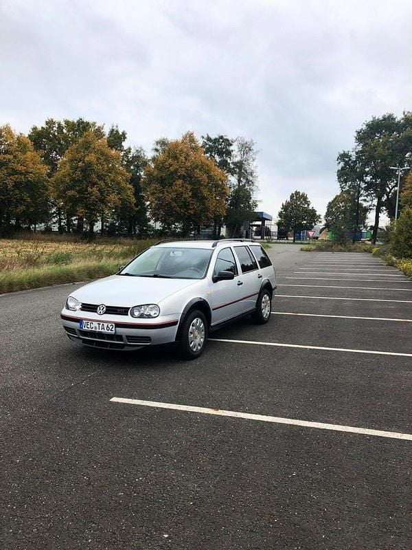 Silber Gebraucht 1999 VW Golf IV GTI Kombi | 1.950 € (Guter Preis) - Bild 1/4