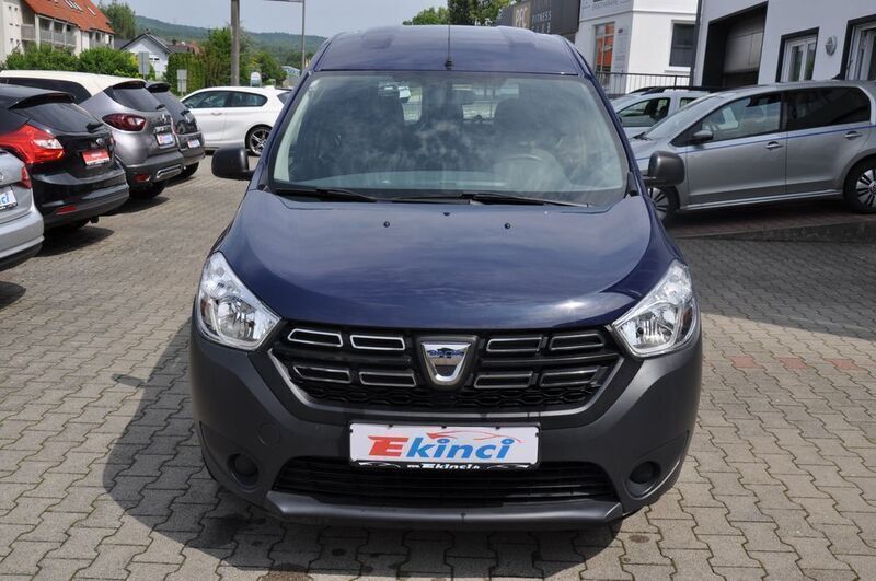 Blau Gebraucht 2018 Dacia Dokker Acces Van | 8.500 € (Guter Preis) - Bild 1/4