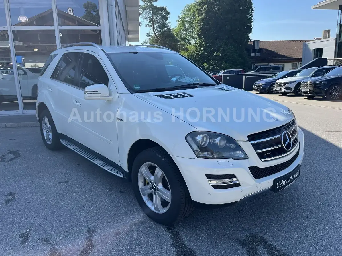 Gebraucht Mercedes ML350 231 PS (169 kW) 2011 Weiß SUV