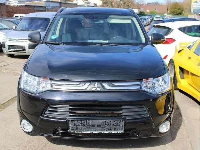 Gebraucht Mitsubishi Outlander Invite 150 PS (110 kW) 2013 Pantherschwarz (p) SUV