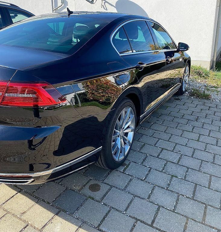 Gebraucht VW Passat Highline 239 PS (175 kW) 2017 Schwarz Limousine