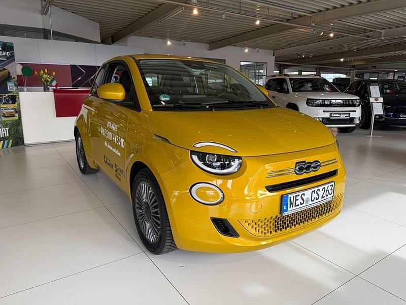 Neu Fiat 500 65 PS (47 kW) 2026 Gelb Limousine