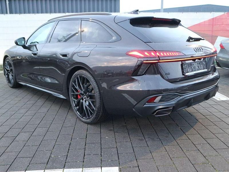 Neu Audi A6 Edition .1 367 PS (269 kW) 2025 Madeirabraun metallic Kombi