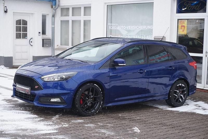 Gebraucht Ford Focus Sport 250 PS (183 kW) 2016 Blau Limousine