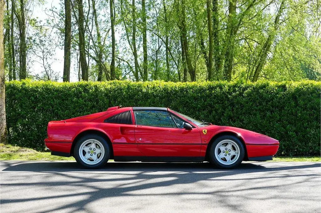 Gebraucht Ferrari 328 271 PS (199 kW) 1988 Rot Cabrio