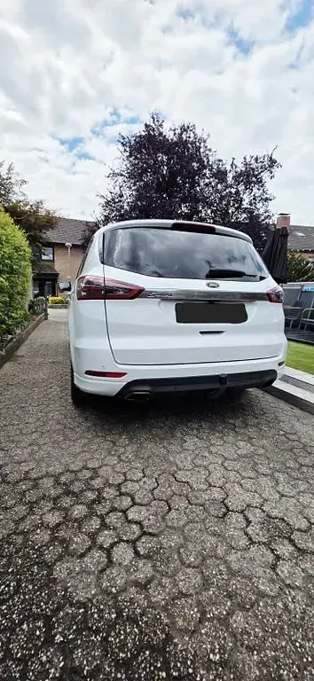 Gebraucht Ford S-MAX Titanium 190 PS (139 kW) 2019 Weiß Van / Kleinbus