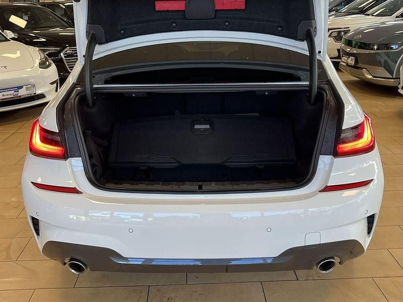 Gebraucht BMW 330 M Sport 292 PS (214 kW) 2020 Weiß Limousine