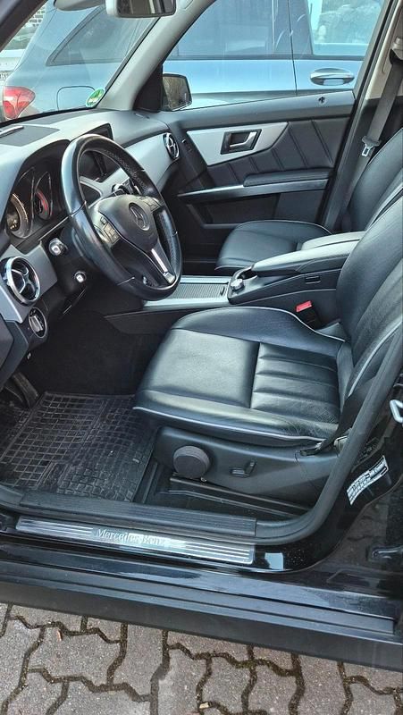 Gebraucht Mercedes GLK250 204 PS (150 kW) 2015 Schwarz SUV