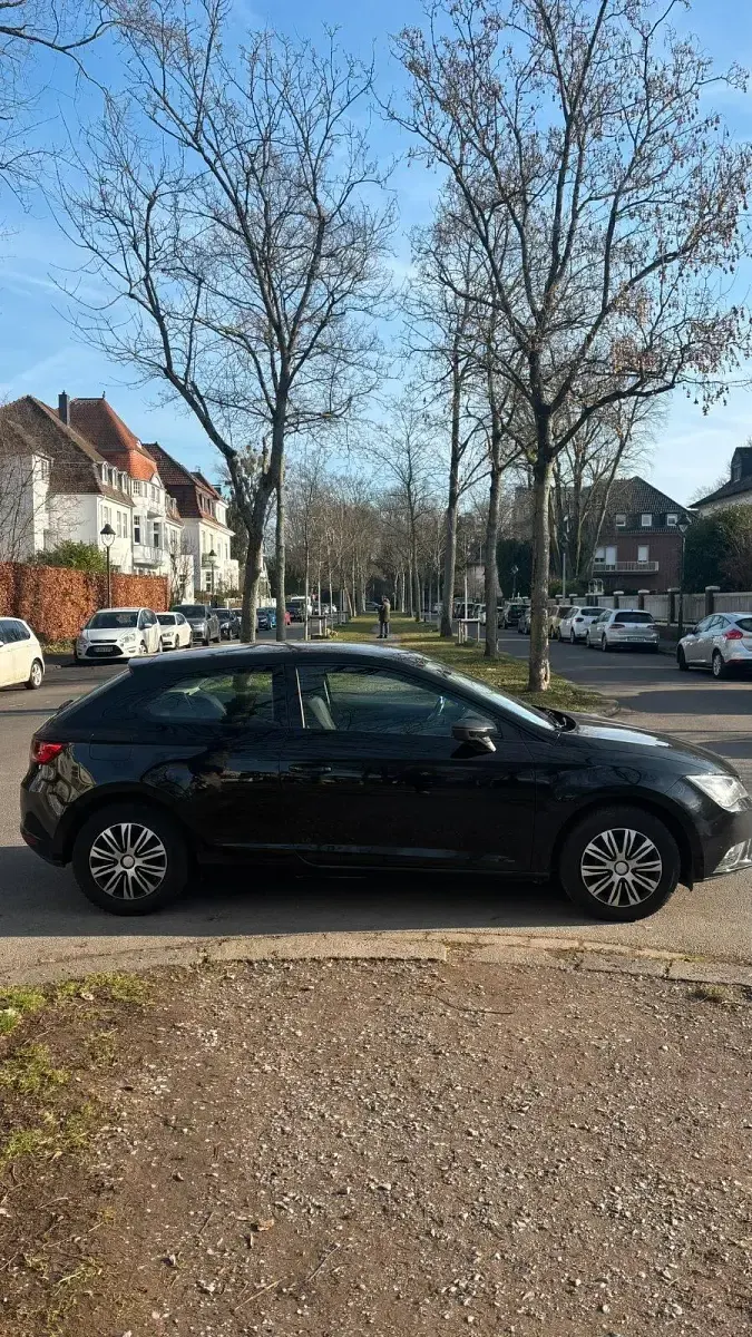 Używany Seat Leon 110 KM (80 kW) 2017 Czarny Sedan/Limuzyna