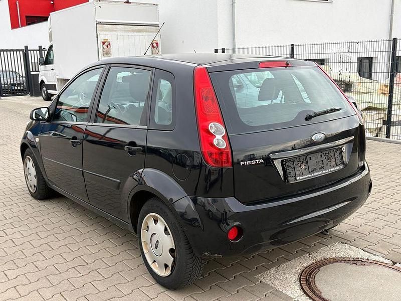Second-hand Ford Fiesta Style 69 CP (50 kW) 2008 Negru Hatchback
