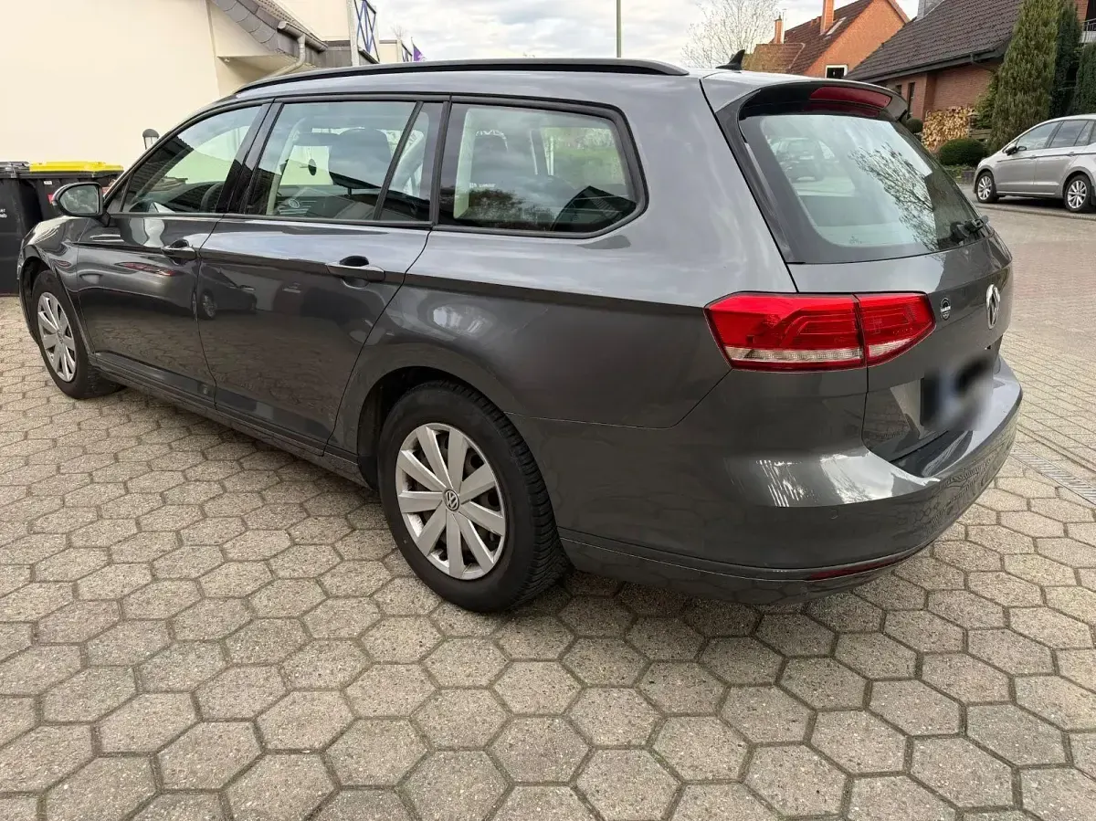 Gebraucht VW Passat Comfortline 150 PS (110 kW) 2015 Grau Kombi
