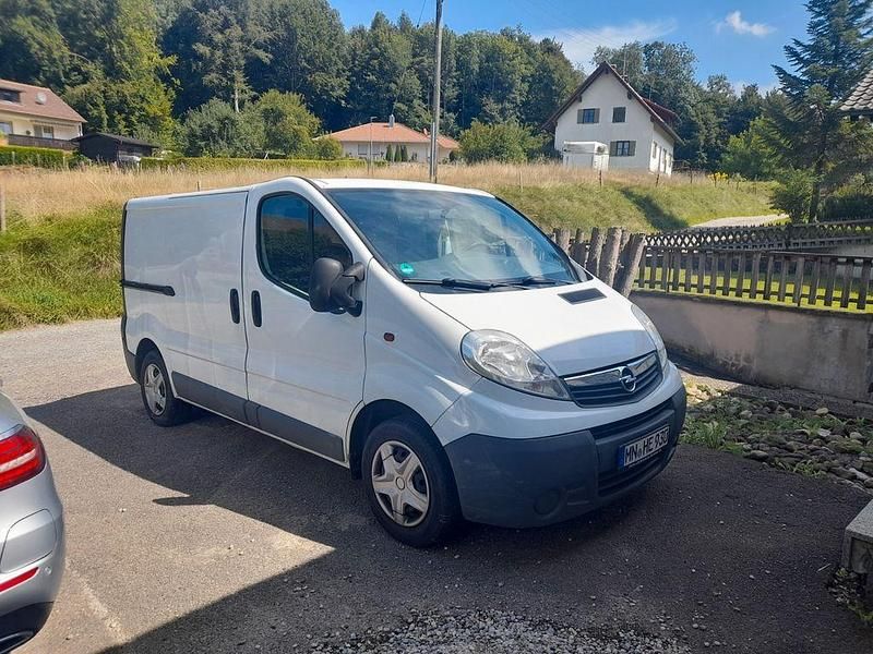 Weiß Gebraucht 2012 Opel Vivaro Van | 8.000 € (Fairer Preis) - Bild 1/3