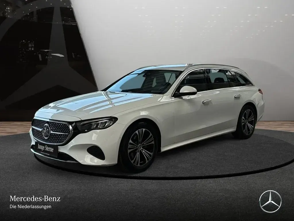 Gebraucht Mercedes E220 Advanced 197 PS (144 kW) 2025 Weiß Limousine