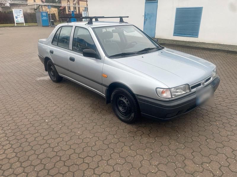 Silber Gebraucht 1993 Nissan Sunny Limousine | 1.499 € - Bild 1/4