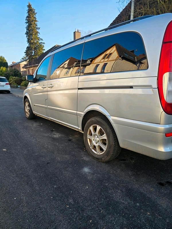 Silber Gebraucht 2010 Mercedes Viano Van / Kleinbus | 7.000 € (Superpreis) - Bild 1/4