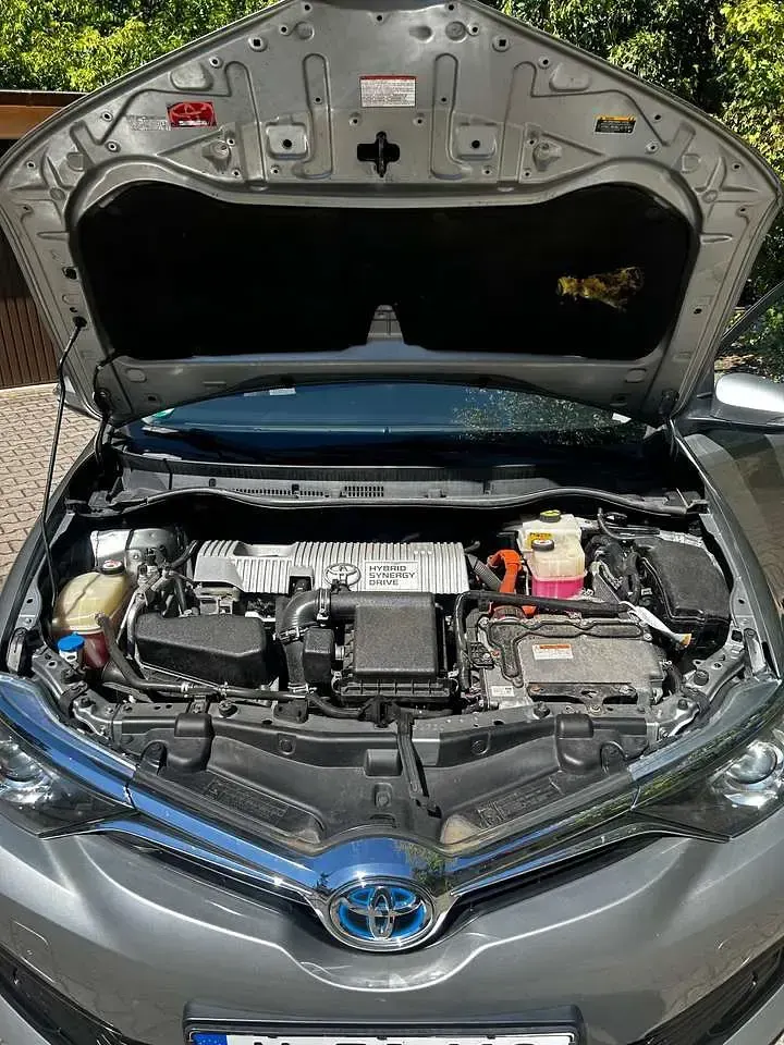 Gebraucht Toyota Auris Hybrid Cool 136 PS (100 kW) 2017 Silber Kombi