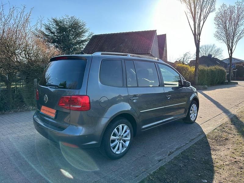Gebraucht VW Touran Highline 170 PS (125 kW) 2012 Grau Van / Kleinbus