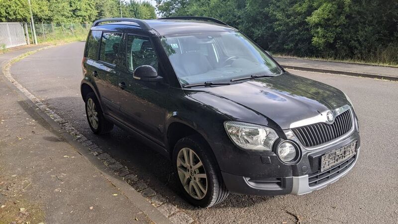 Schwarz Gebraucht 2010 Skoda Yeti Plus Edition SUV | 3.399 € (Fairer Preis) - Bild 1/4
