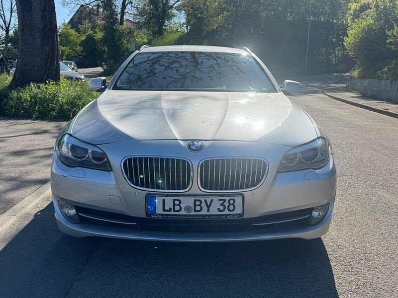 Usata BMW 520 184 CV (135 kW) 2011 Argento Station wagon