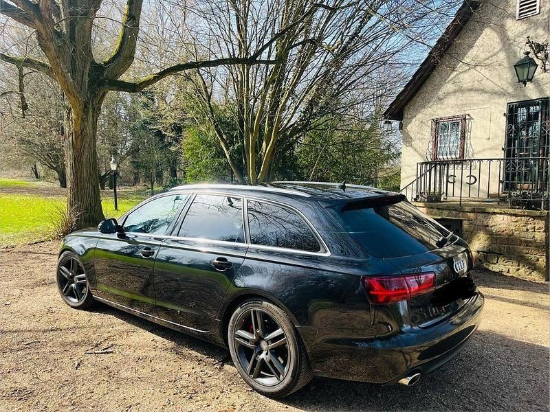 Gebraucht Audi A6 Ambiente 245 PS (180 kW) 2013 Schwarz Kombi