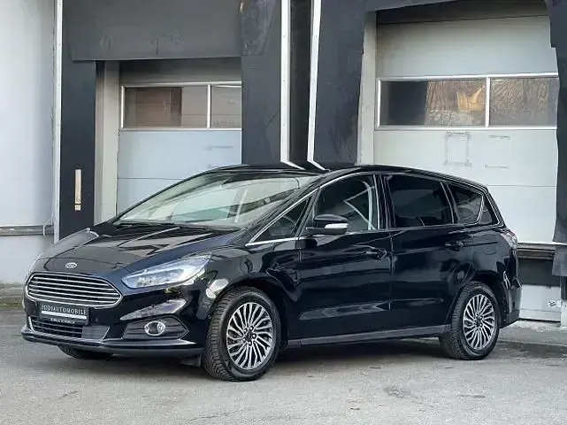 Używany Ford S-MAX Titanium 190 KM (139 kW) 2019 Czarny Minivan