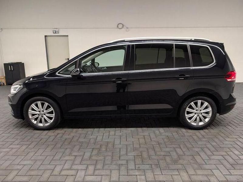 Gebraucht VW Touran Highline 150 PS (110 kW) 2016 Tiefschwarzmet. Van / Kleinbus