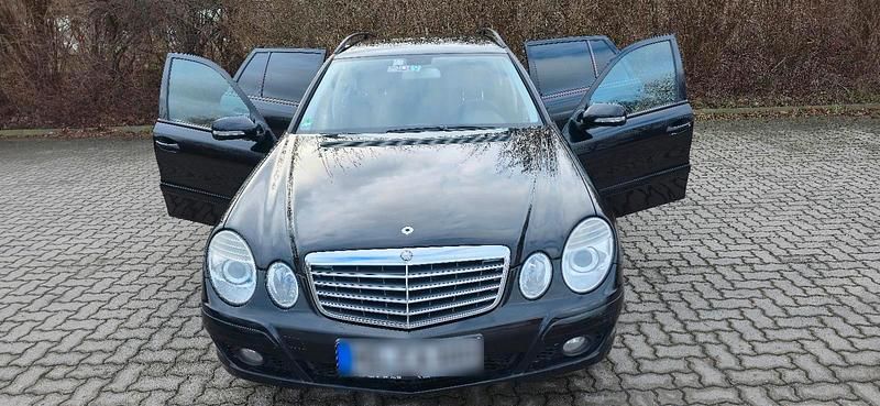 Gebraucht Mercedes E220 170 PS (125 kW) 2007 Schwarz Kombi