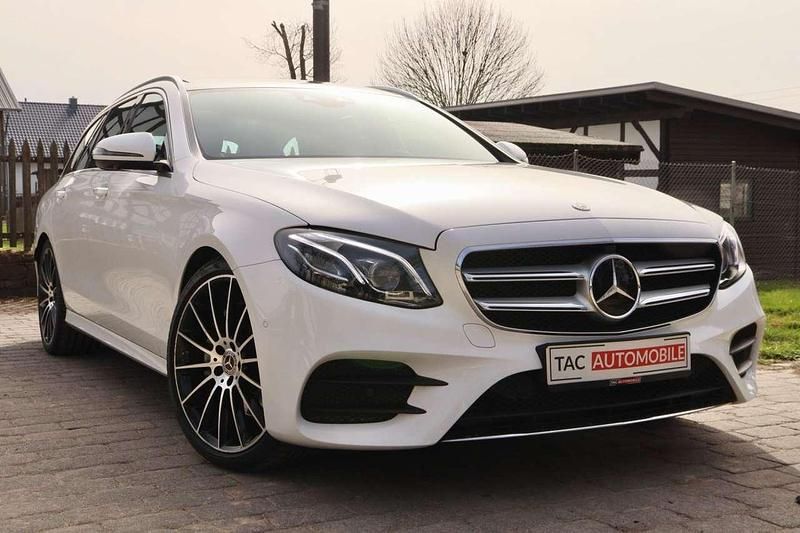 Gebraucht Mercedes E350 AMG line 258 PS (189 kW) 2018 Polarweiss Kombi