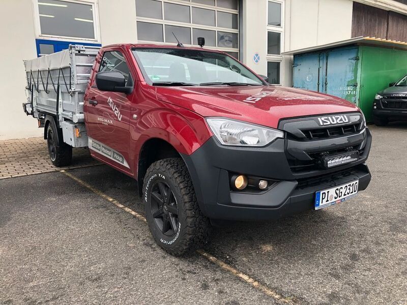 Gebraucht Isuzu D-Max 163 PS (119 kW) 2023 Rot Abholung
