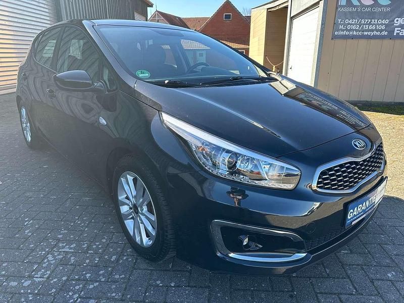 (1k) zilinaschwarz met. Gebraucht 2018 Kia Ceed Edition 7 Kleinwagen | 9.998 € (Guter Preis) - Bild 1/4