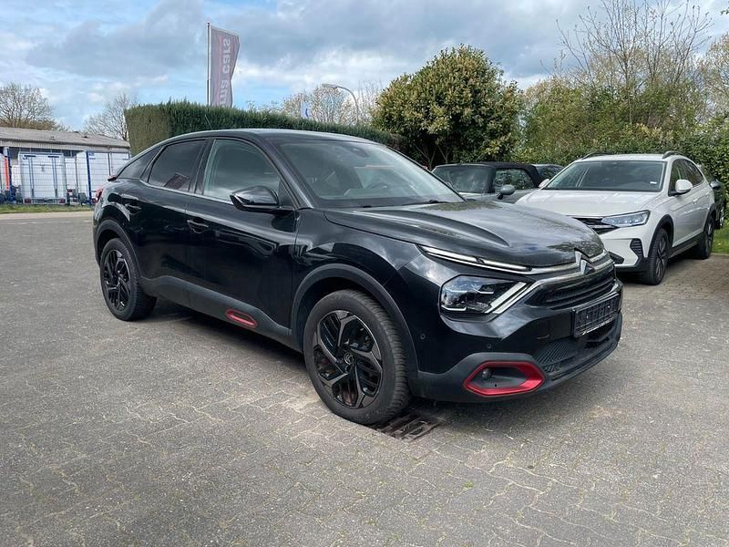 Second-hand Citroën C4 Shine 155 CP (114 kW) 2021 Negru Berlinǎ
