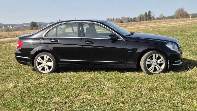 Gebraucht Mercedes C250 204 PS (150 kW) 2012 Schwarz Limousine