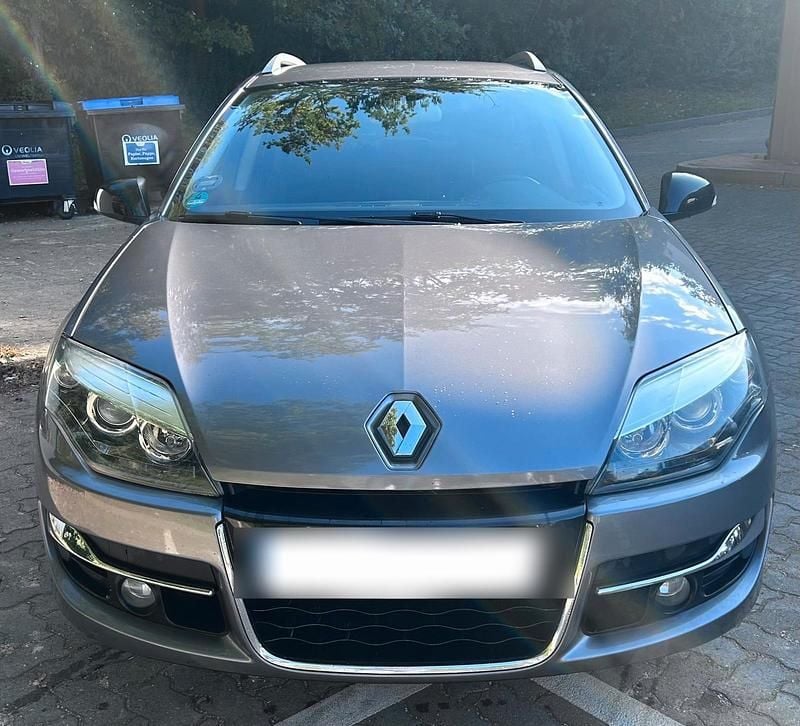 Grau Gebraucht 2012 Renault Laguna III Kombi | 3.300 € (Fairer Preis) - Bild 1/4