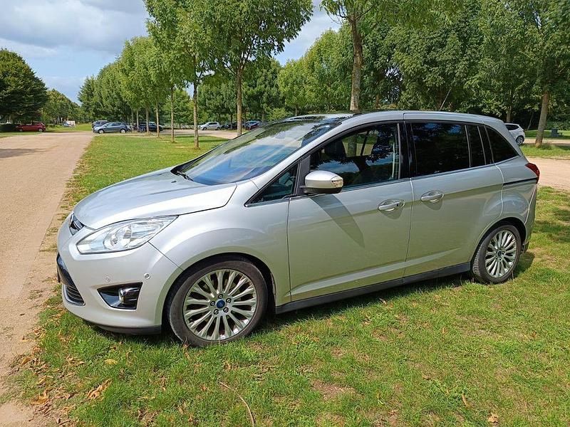 Silber Gebraucht 2012 Ford Grand C-Max Van / Kleinbus | 6.800 € (Fairer Preis) - Bild 1/4
