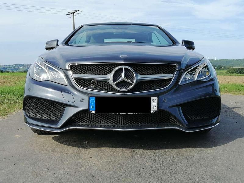 Grau Gebraucht 2016 Mercedes E250 AMG line Plus Cabrio | 25.600 € (Fairer Preis) - Bild 1/4
