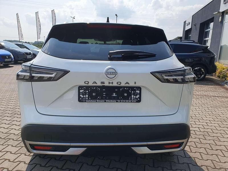 Neu Nissan Qashqai Tekna 158 PS (116 kW) 2025 Pearl white/black SUV