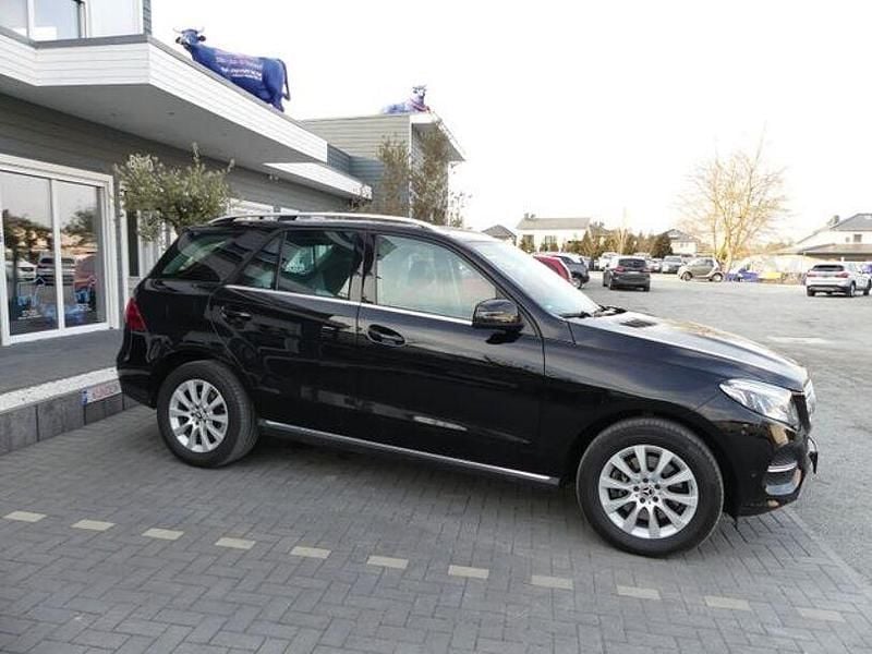 Gebraucht Mercedes GLE400 333 PS (244 kW) 2017 Schwarz Limousine
