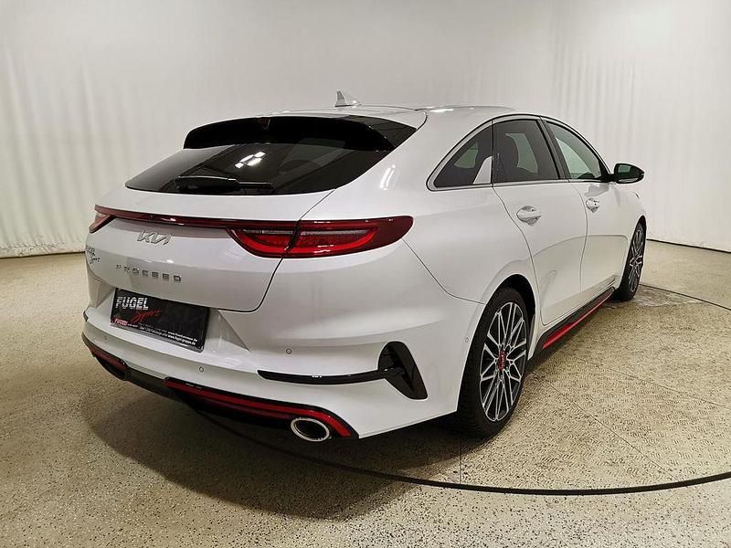 Gebraucht Kia ProCeed 204 PS (150 kW) 2023 Weiß Kleinwagen