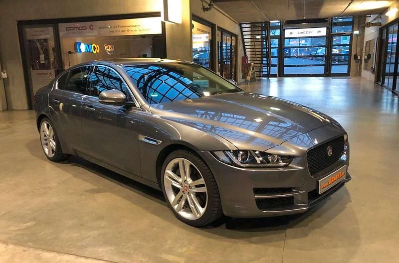Gebraucht Jaguar XE Prestige 201 PS (147 kW) 2016 Ammonite grey Limousine