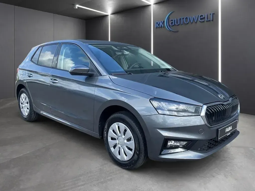 Neu Skoda Fabia Essence 80 PS (58 kW) 2026 Grau Kleinwagen