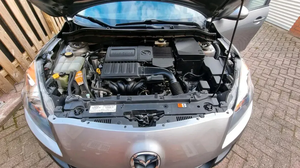 Gebraucht Mazda 3 105 PS (77 kW) 2011 Silber Kleinwagen