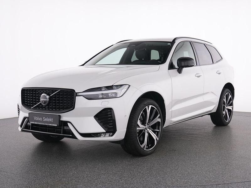Gebraucht Volvo XC60 Ultimate 197 PS (144 kW) 2023 Weiß crystal white / metallic SUV