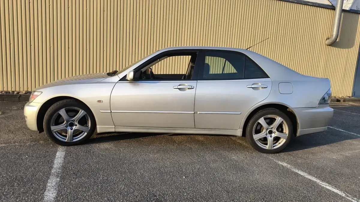 Gebraucht Lexus IS200 155 PS (114 kW) 2005 Silber Limousine