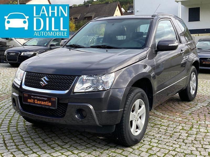 Grau Gebraucht 2011 Suzuki Grand Vitara SUV | 11.499 € (Teuer) - Bild 1/4