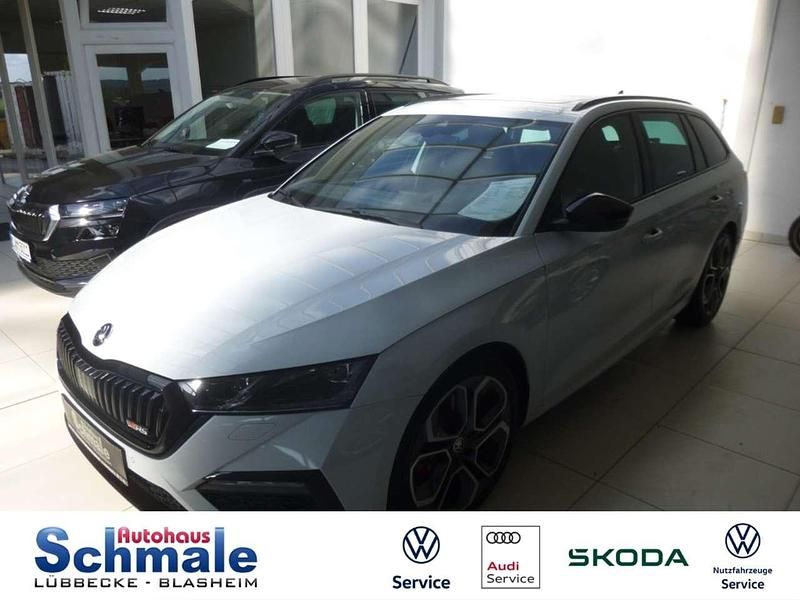 Moonweiss metallic Gebraucht 2023 Skoda Octavia RS Kombi | 39.990 € (Teuer) - Bild 1/4