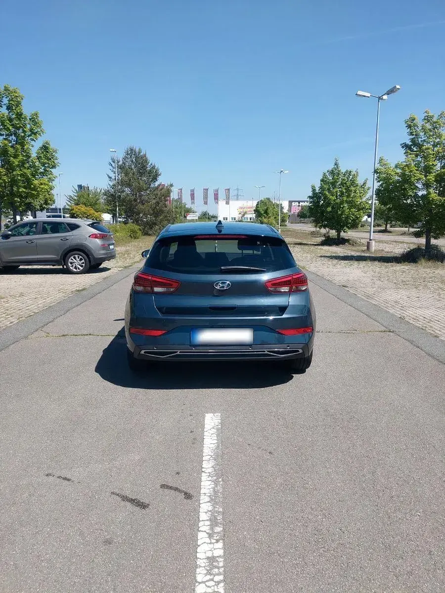 Gebraucht Hyundai i30 116 PS (85 kW) 2021 Blau Limousine