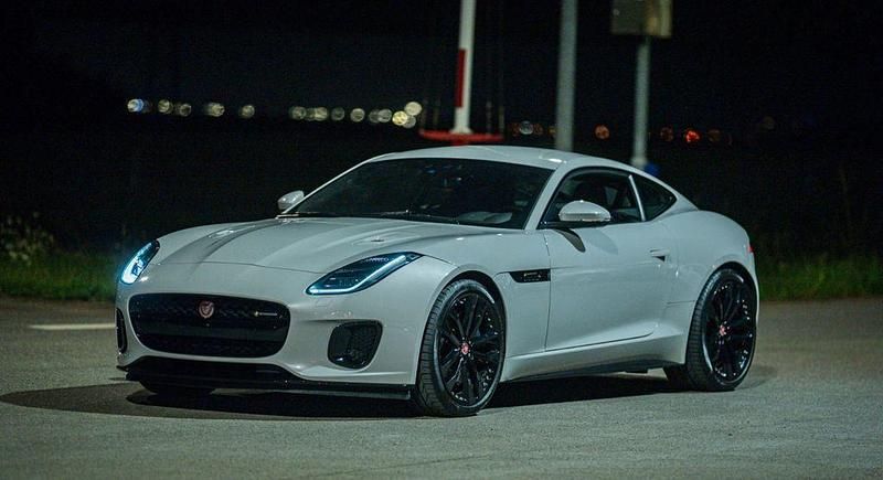 Gebraucht Jaguar F-Type R-Dynamic 381 PS (280 kW) 2020 Grau Coupé