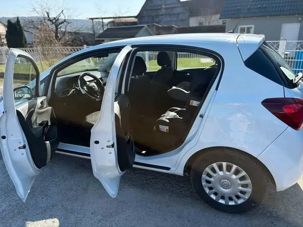 Gebraucht Opel Corsa drive 69 PS (50 kW) 2016 Weiß Kleinwagen