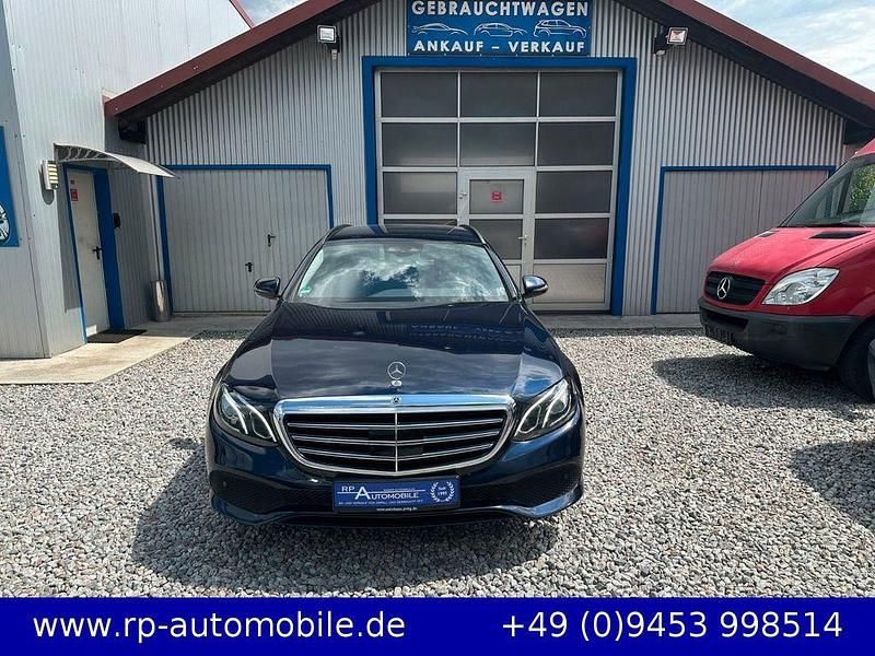 Gebraucht Mercedes E220 194 PS (142 kW) 2018 Cavansitblau  metalliclack Kombi