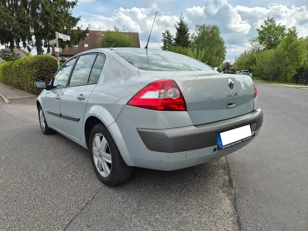 Gebraucht Renault Mégane II 135 PS (99 kW) 2004 Silber Limousine